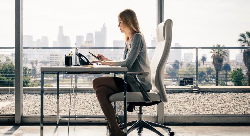 Nem is gondolnád: a kanapén töltött órák a májadra is hatnak