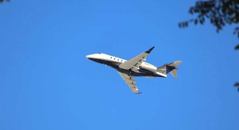 Luxusgéppel utazott Izraelbe Nagy Márton delegációja – megtagadták az adatok kiadását