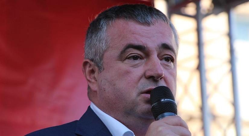 Bajatović: Olyan ez a hatalom amilyen, de legalább a miénk