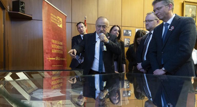 Magyarországra érkezett Wass Albert teljes írói hagyatéka, Hankó Balázs bejelentést tett