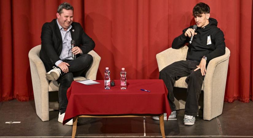 Szűcs Tamást Dánia felvértezte