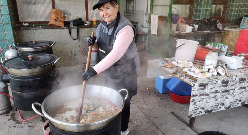 Ételosztás lesz vasárnap a Csúcsi Olvasókörben