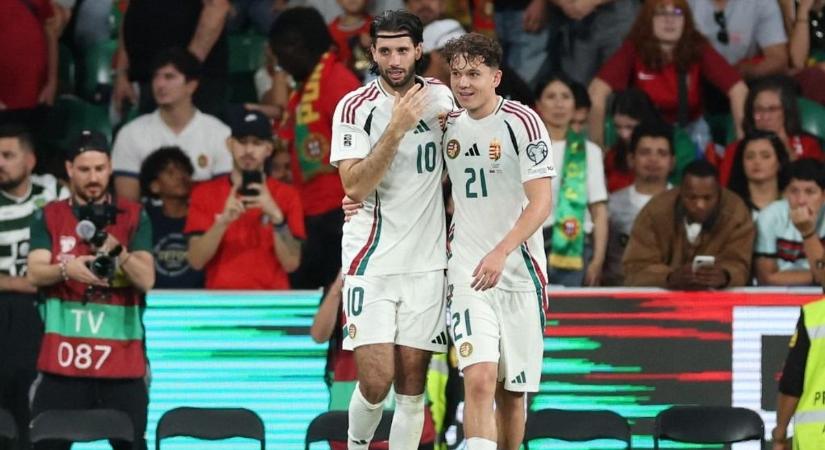 „Retro” – Szoboszlaiék bemutatták a magyar válogatott új mezét (FOTÓK)