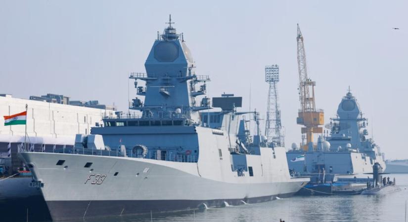 India hadihajókat küld a Közel-Keletre a tankerek védelmére