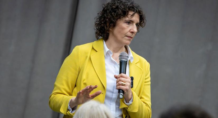 A DK szerint Kopping Rita zsarolás hatására lépett vissza