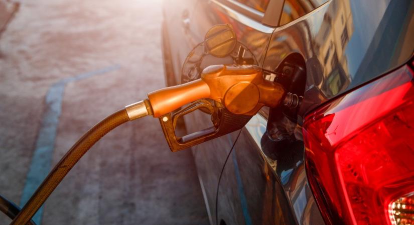 Több magyarországi benzinkúton korlátozzák a tankolható mennyiséget