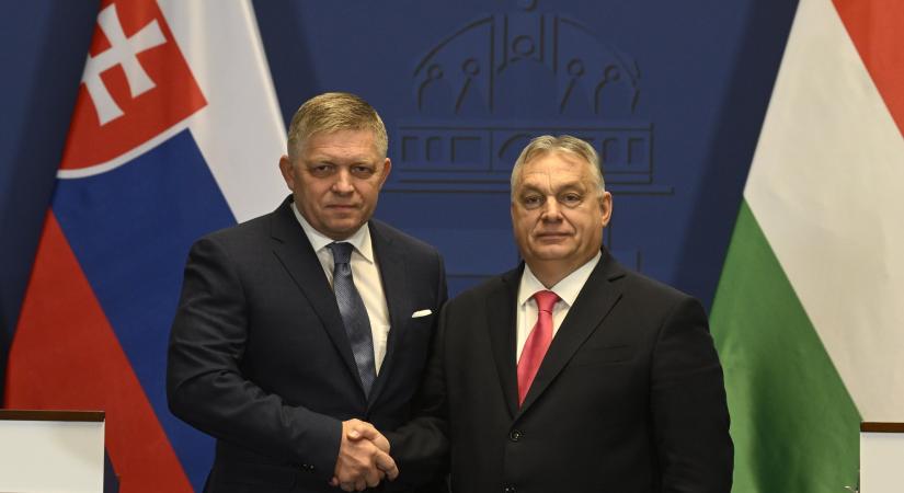 Robert Fico szerint Zelenszkij jogtalanul beavatkozik a magyarországi választási kampányba
