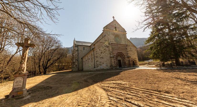 Ekkor áldja meg a bélapátfalvi apátsági templomot az egri érsek