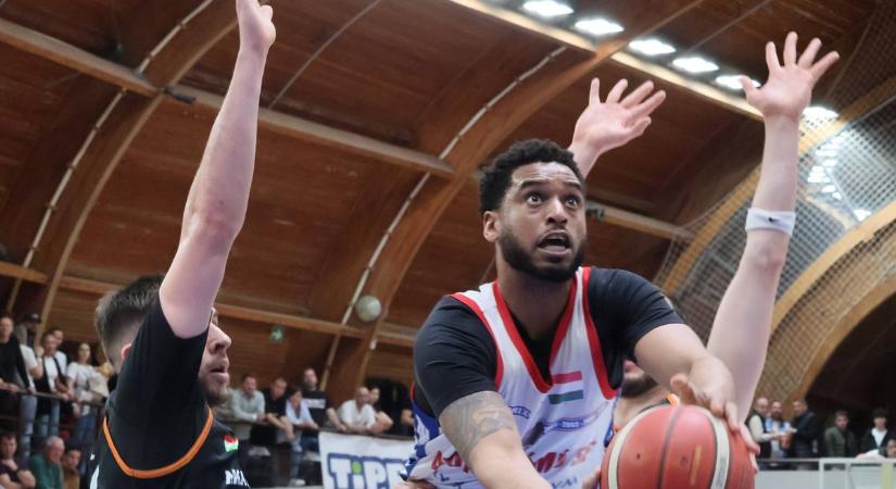 Edzősors: korábbi csapata ellen meccsel a paksi szakvezető