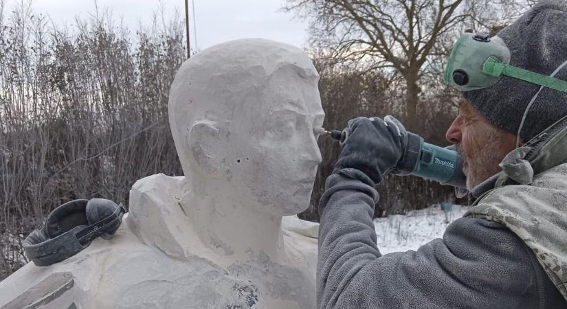 Újraállítják a vörösterror áldozatainak emlékművét