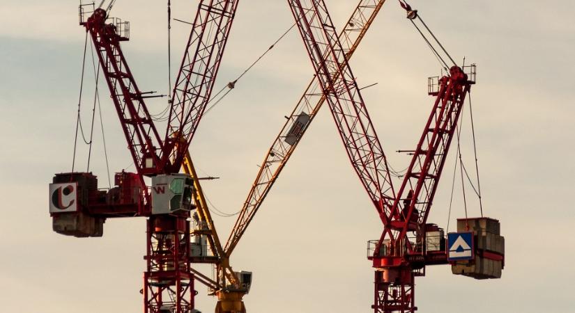 Az Európai Unióban átlagosan 2,0 százalékkal, Magyarországon 9,5 százalékkel esett vissza az építőipari termelés volumene 2026. januárban