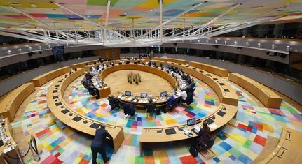 Orbán Brüsszelben puffogott és elvonult egy tárgyalásról