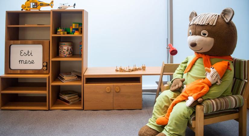 Az M1 Híradójának 334 adását elemezve kiderült: a közmédia a közpénzből működő pártmédia