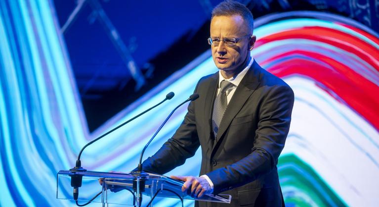 Szijjártó Péter: Perre megyünk az Európai Bizottsággal az orosz földgáz és kőolaj Európából történő kitiltása miatt