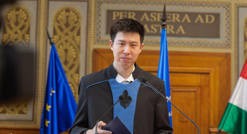 Díszdoktori és címzetes egyetemi tanári címet kapott a PTE MIK két nemzetközi professzora