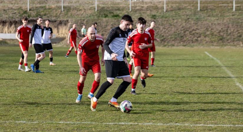 Csúcsrangadót rendeznek a vármegyei élvonalban