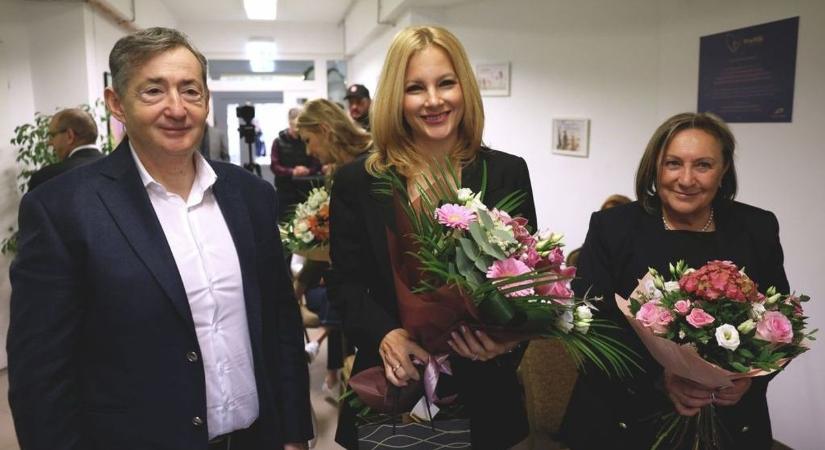 Szívszorító szavakkal adta át a megújult gyermekotthonokat Várkonyi Andrea és Mészáros Lőrinc (galéria)