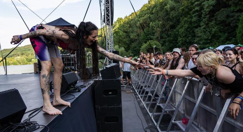 Sisi, Mehringer Marci, Pajor Tamás: új fellépőkkel bővült a Rendszerbontó Nagykoncert