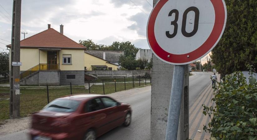 Sok sofőr elrontja: ezért büntethetnek meg akkor is, ha nem léped túl a sebességet!
