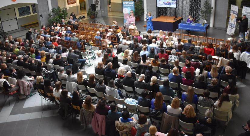 Köznevelési fórum Pápán: pedagógusok és szülők együtt gondolkodtak