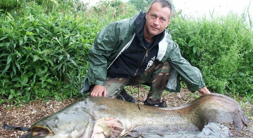 Reagált Döme Gábor újabb javaslatára a Republic gitárosa: A szonár nem fogja meg helyetted a harcsát!