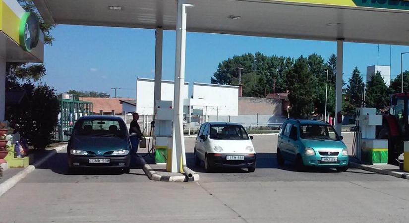 Tömeges bezáráson gondolkodnak a benzinkutasok, és az idő is szorítja őket