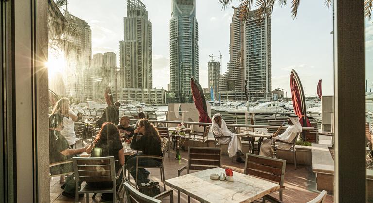 Térdre kényszerülhet Dubaj, a „bűnös város”