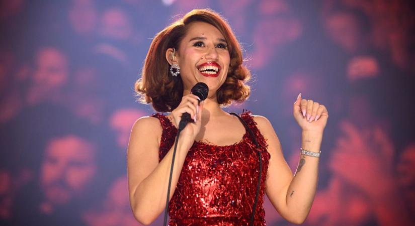 Kihasználták és bántalmazták, de a csúcsra jutott – Raye, a zeneipar új csillaga