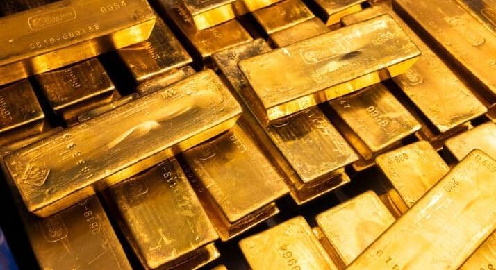 Komoly lejtőre került az arany – Január vége óta több mint 900 dollárt zuhant