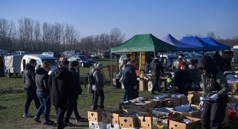 Jön a várva várt vásár, ezért indulnak útnak már hajnalban az emberek