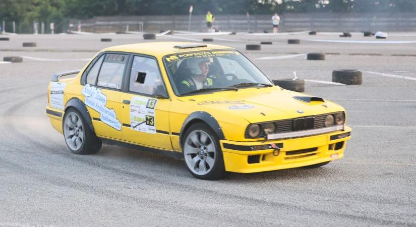 Hamarosan felbőgnek a motorok: a pláza parkolójában rendezik a látványos versenyt