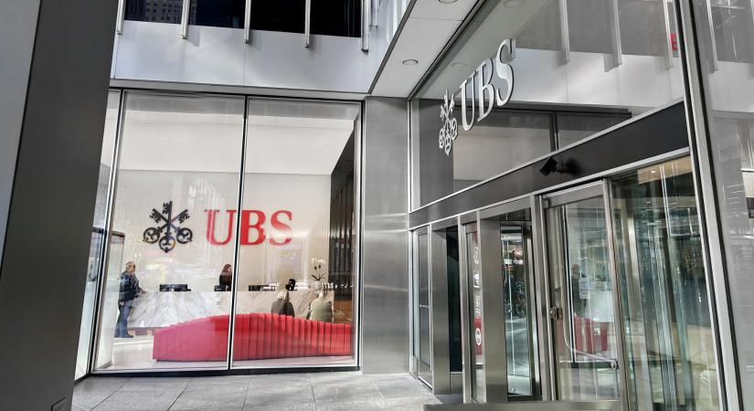 Tömegével csábítják el a bajba jutott óriásbank szakembereit Amerikában