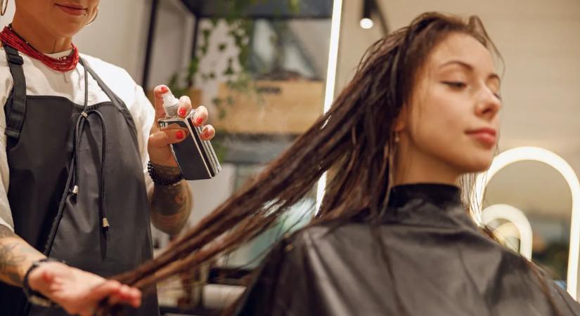 Ez a frizura az új kedvenc: laza, nőies és nincs vele macera