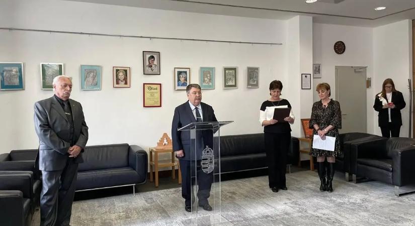 Nigriny Edit-emlékkiállítás Magyarország Ungvári Főkonzulátusán - Színekbe álmodott élet