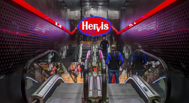 Véget ér egy korszak, megszűnik az ismert sporttermékeket árusító üzletlánc webáruháza