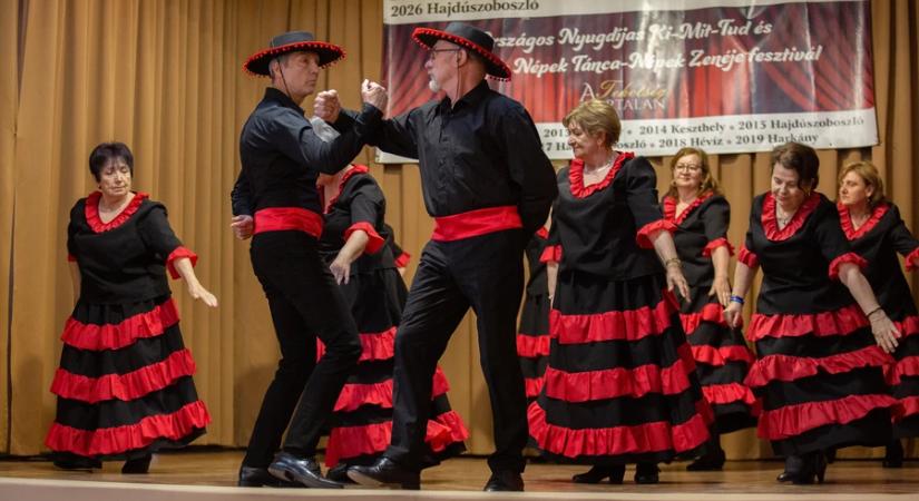 Színpadon a nyugdíjas tehetségek