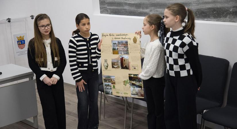 Kakas varrás, induló írás - Fiatalok versenyeztek ki, ismeri jobban a helyi értékeket - fotók