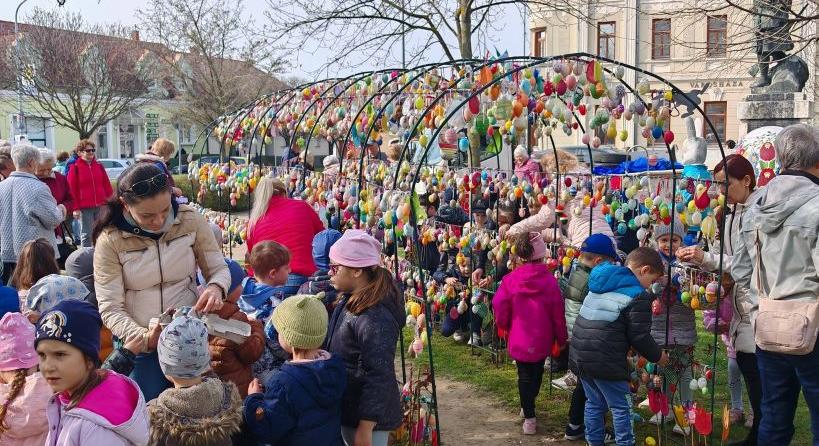 Tapolcán életre kelt a Tojáspark (veol.hu)