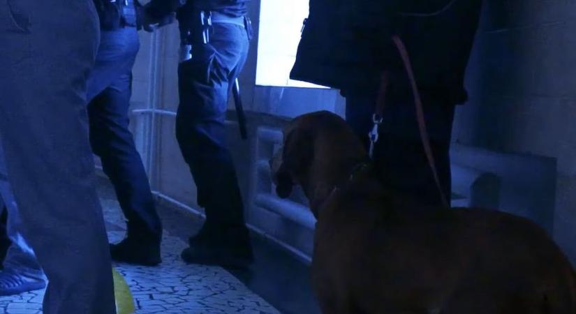 Videón a rajtaütés: filmbe illő jelenetek játszódtak le, bukott a családi droghálózat