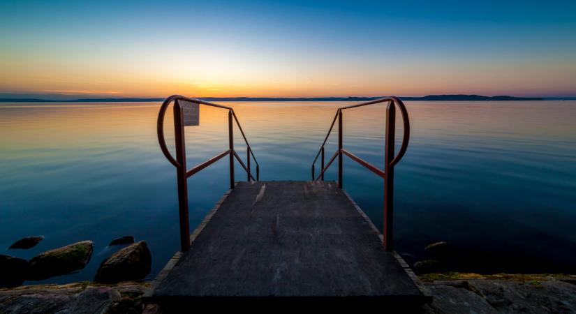 Nagy a baj: olyan dolog történik a Balatonnal, amire 10 éve nem volt példa