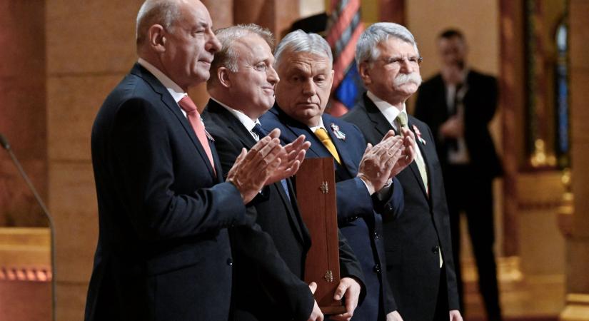 Miniszterelnöki Kabinetiroda: Hankó Balázs jelölte Lackfi Jánost a Kossuth-díjra