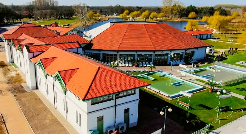 Átadták a Ceglédi Gyógyfürdő új részlegét