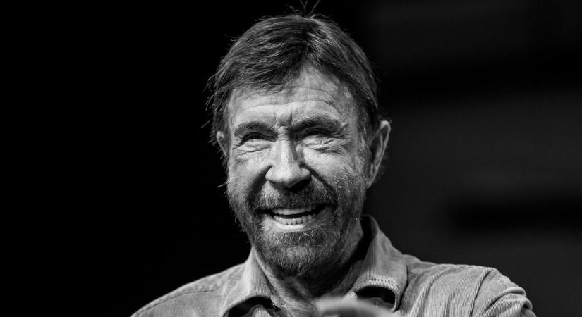 Döbbenet: elhunyt Chuck Norris