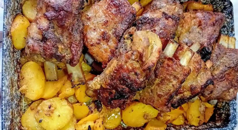 A nagyi sem csinálta ilyen jól: oldalas vele sült krumplival