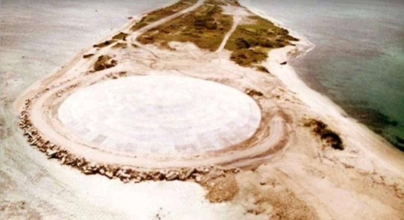 Katasztrofális állapotban van a 120 ezer tonnás amerikai atomtemető, már szivárog belőle a radioaktív anyag