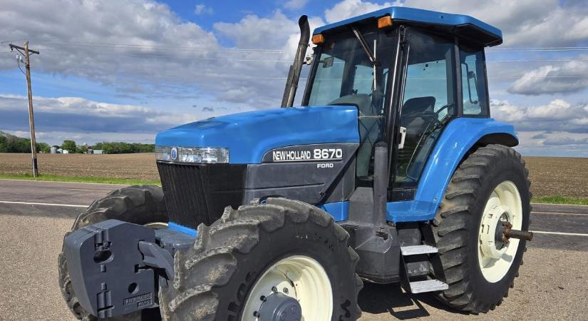 Nem is létezett – mégis eladó egy különleges Ford 8670 Genesis VIDEO