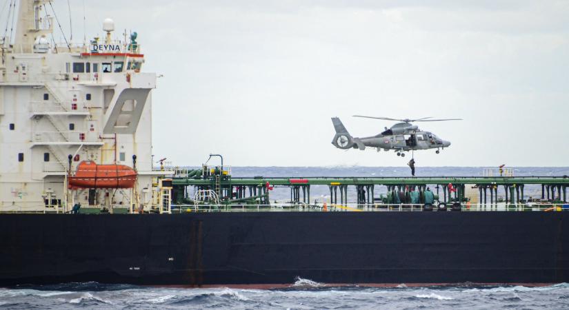 Franciaország elfogott egy, az orosz árnyékflottához köthető tankert a Földközi-tengeren