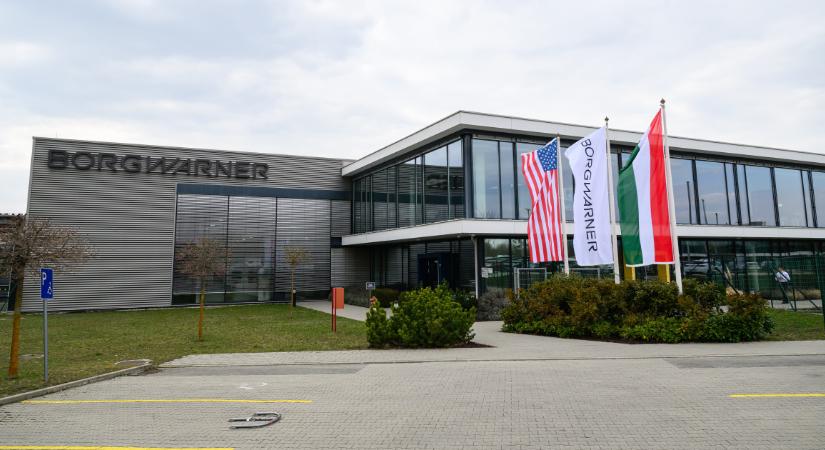 Egy nap alatt két milliárdos amerikai beruházást jelentett be Szijjártó Péter