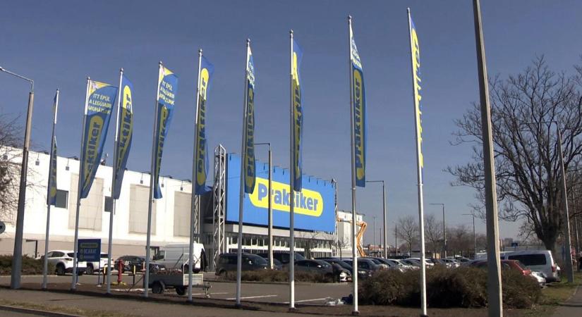 Családi programok, bemutatók, nyereményjátékok: ünnepel a debreceni áruház