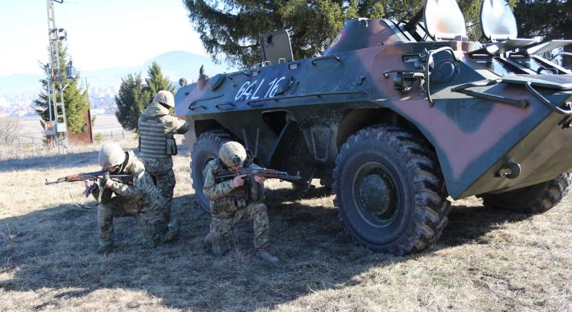 Jelentősen nőtt a védelmi tárca költségvetése: a haderőfejlesztésre és toborzásra is jut